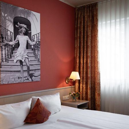 Landhotel 3Kronen Adelsdorf Екстериор снимка