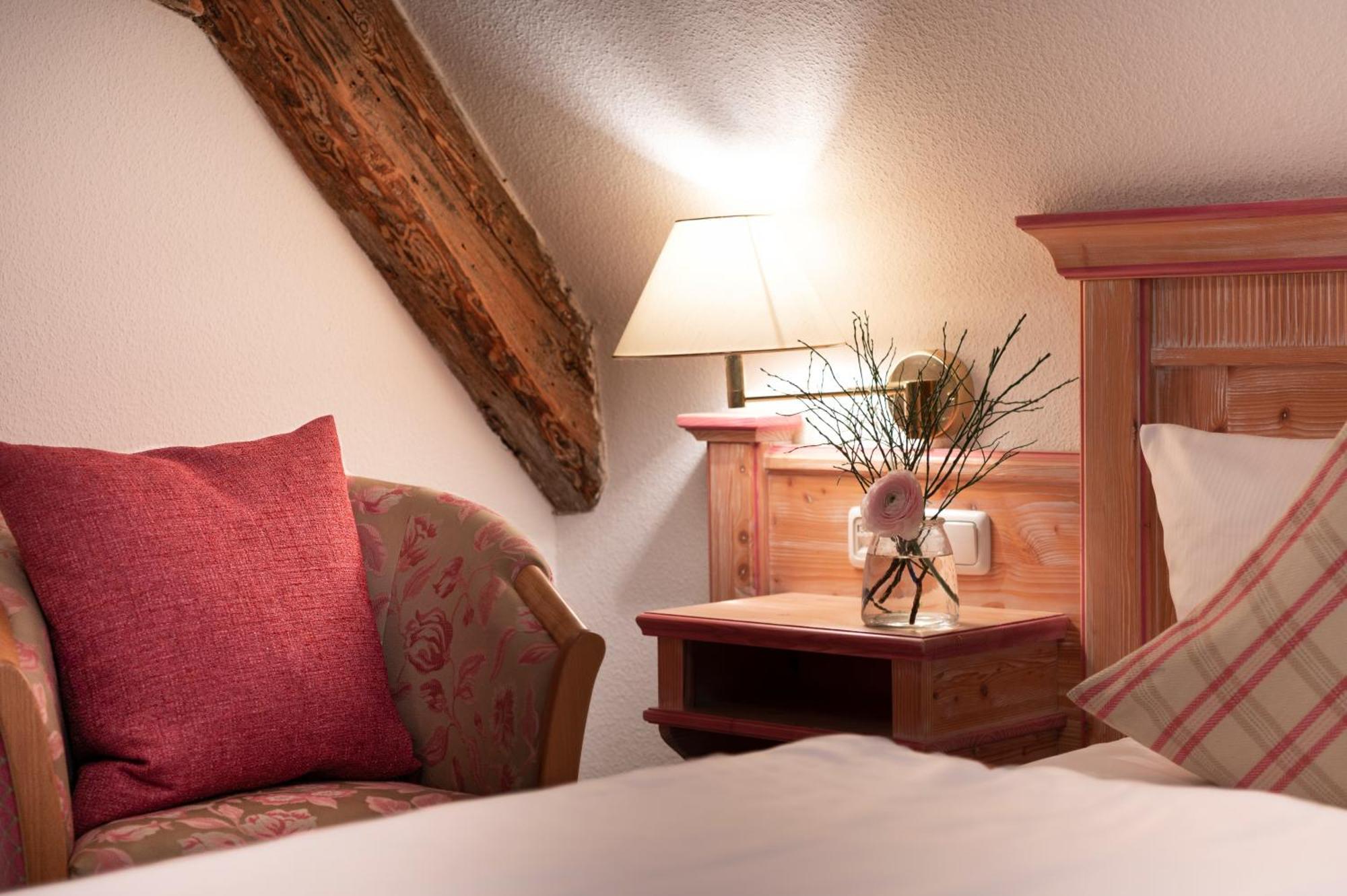 Landhotel 3Kronen Adelsdorf Екстериор снимка