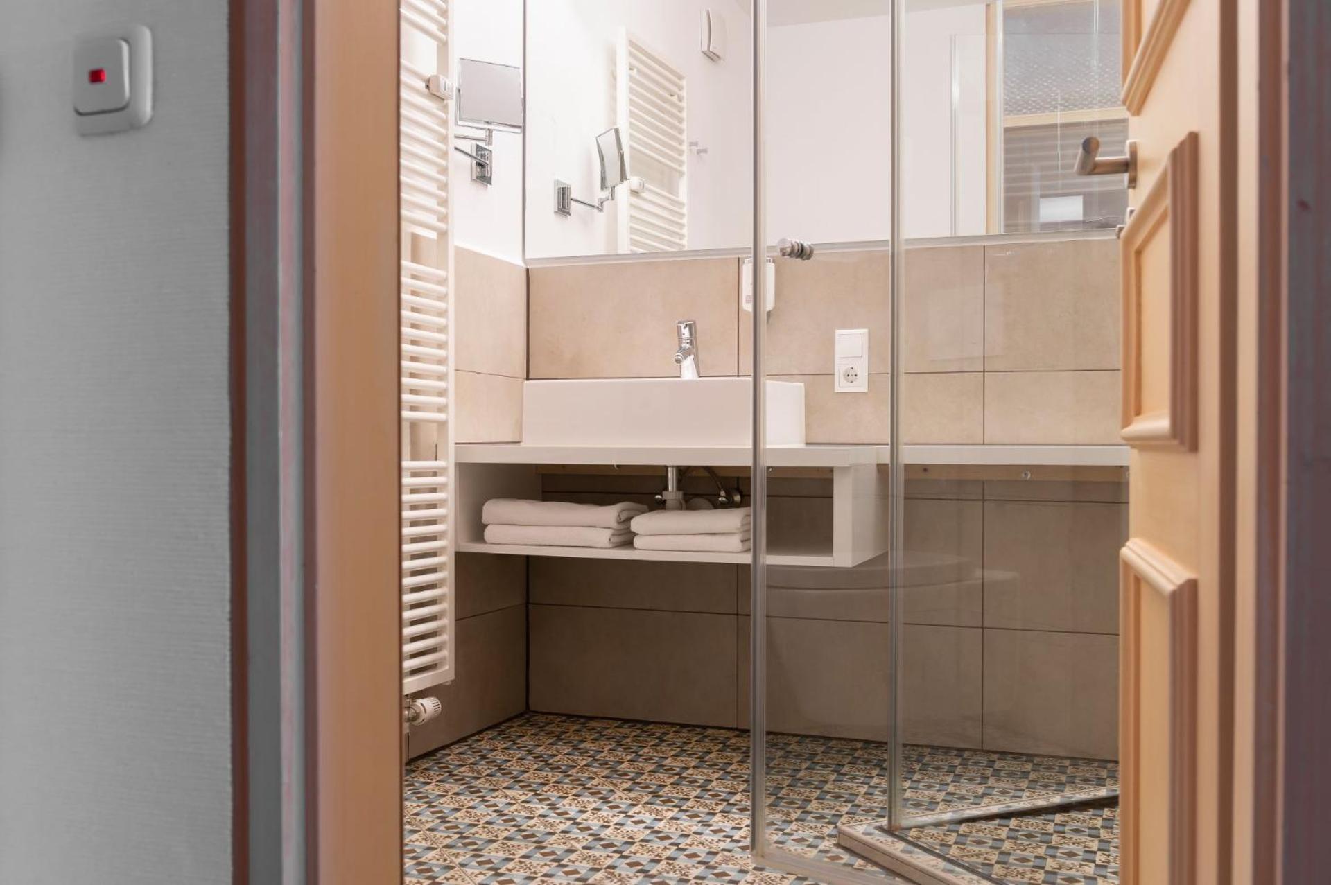 Landhotel 3Kronen Adelsdorf Екстериор снимка