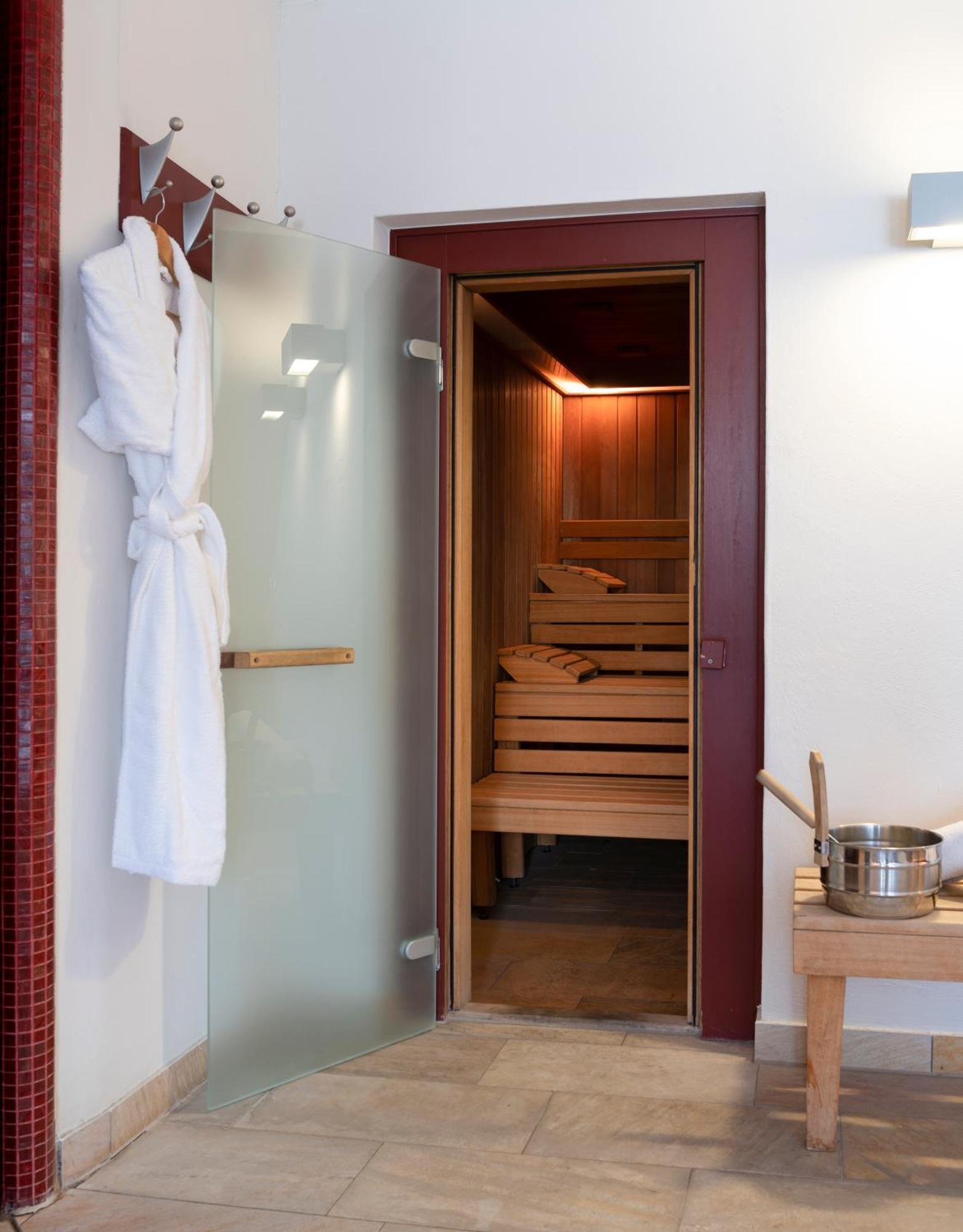Landhotel 3Kronen Adelsdorf Екстериор снимка