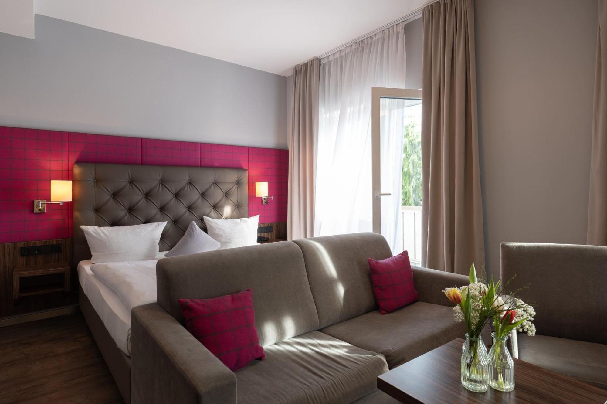 Landhotel 3Kronen Adelsdorf Екстериор снимка