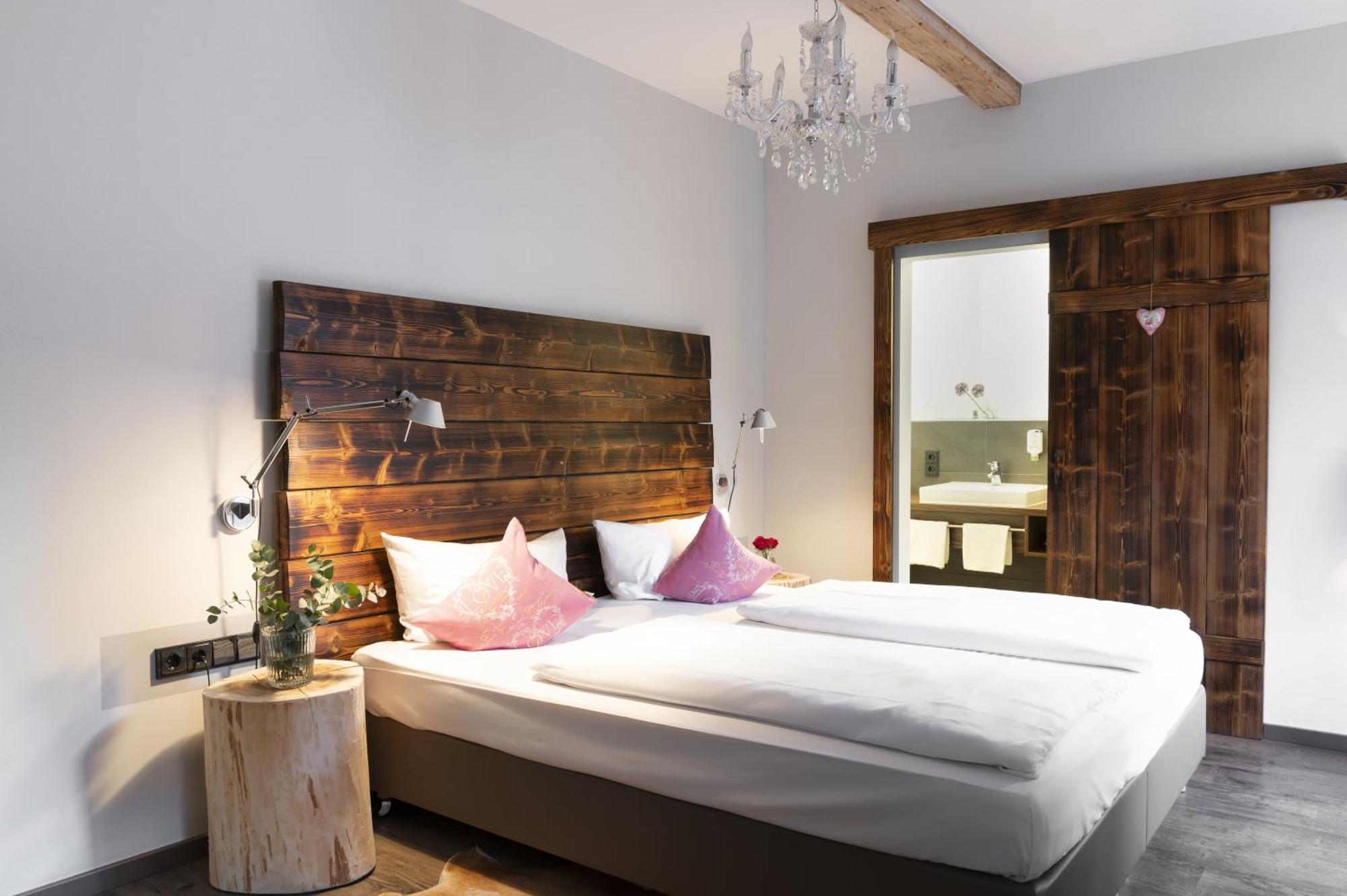 Landhotel 3Kronen Adelsdorf Екстериор снимка