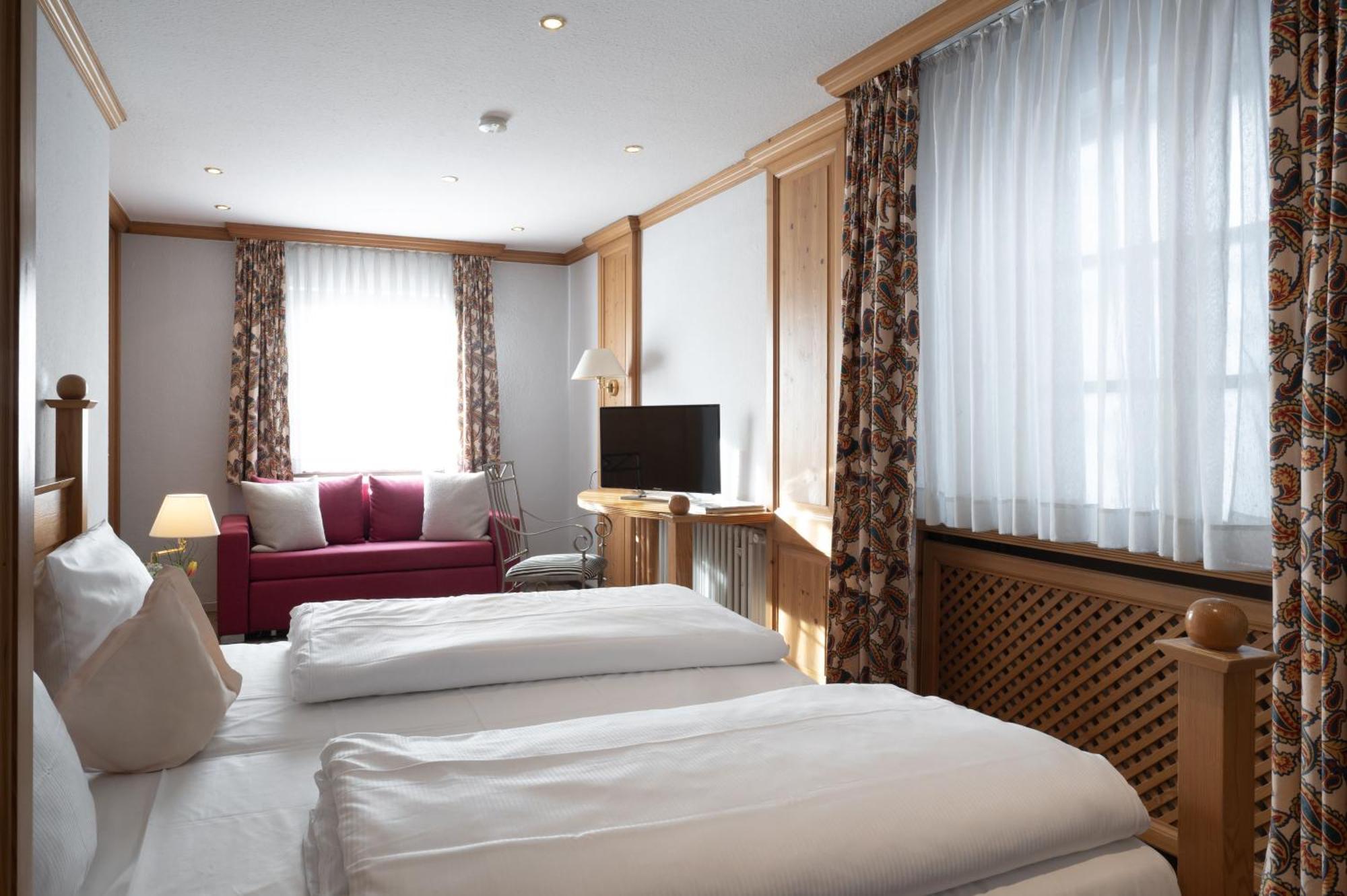 Landhotel 3Kronen Adelsdorf Екстериор снимка