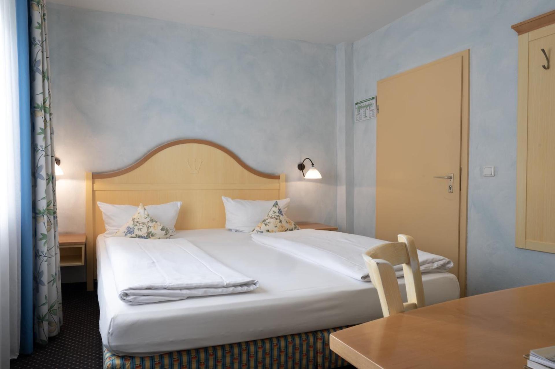 Landhotel 3Kronen Adelsdorf Екстериор снимка