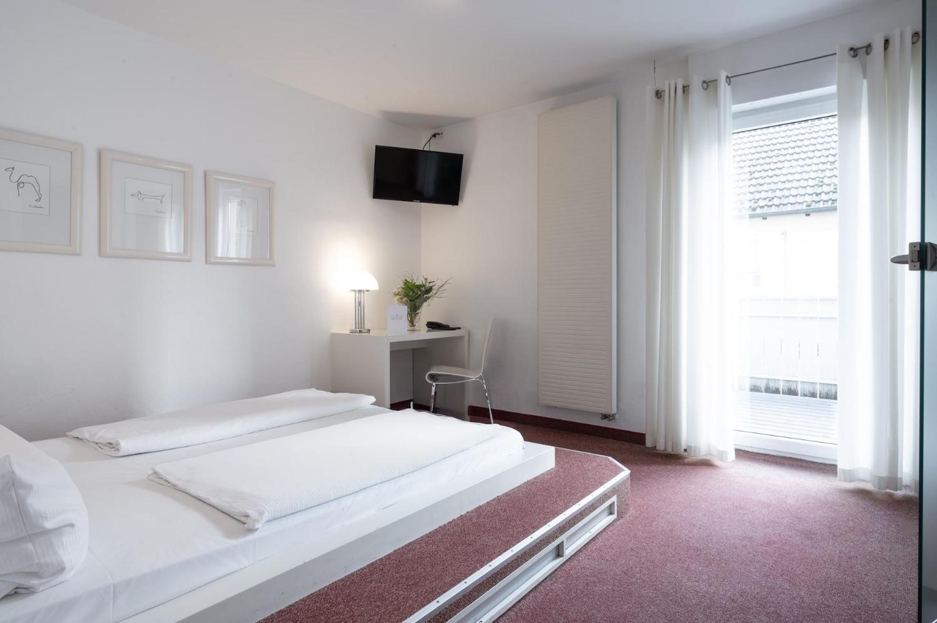 Landhotel 3Kronen Adelsdorf Екстериор снимка