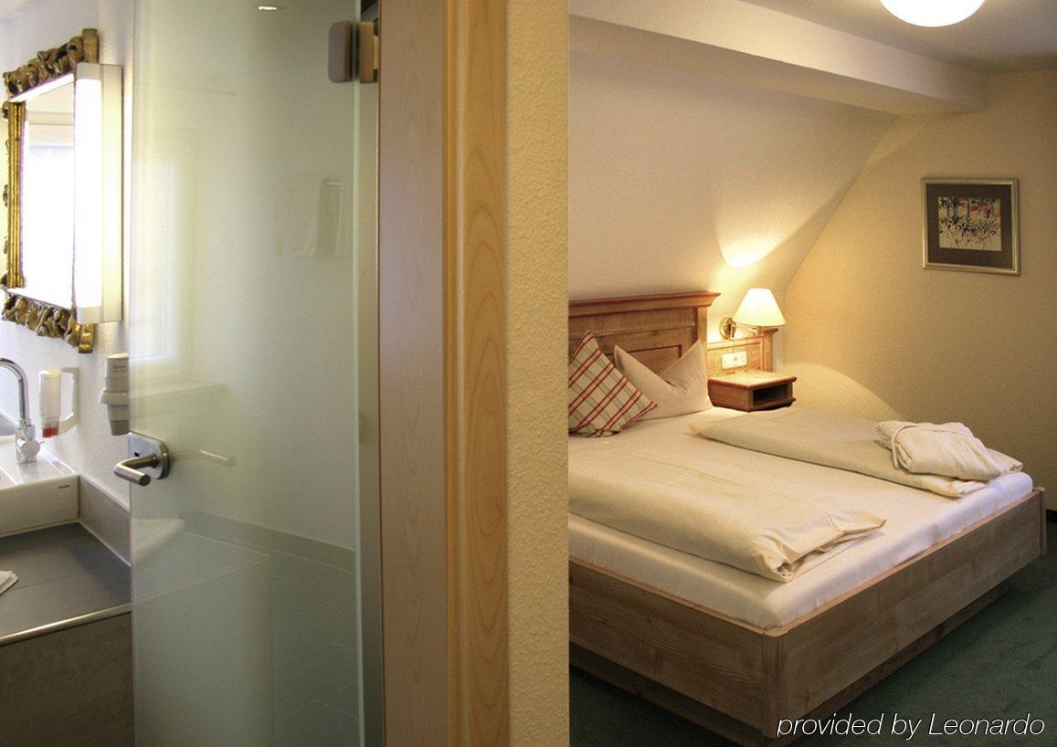 Landhotel 3Kronen Adelsdorf Екстериор снимка